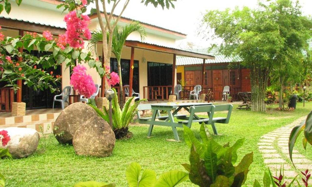 Cheers Chalet Kampong Juara Экстерьер фото